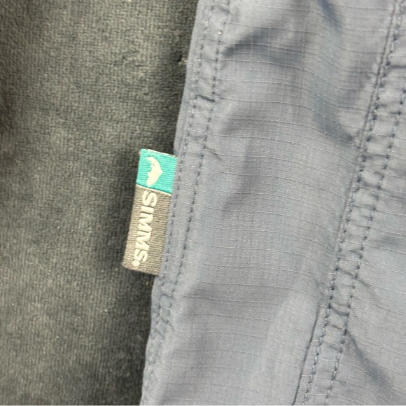 Simms Women’s Guide Series Fishing Outdoor ventilated Shirt in Gray Sz Small - Picture 2 of 13